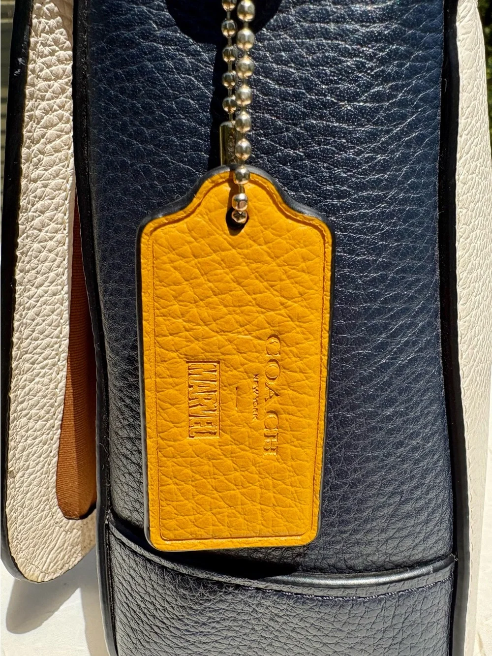 COACH X MARVEL Jes Messenger Bag With Carol Danvers 2899